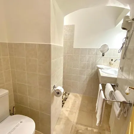 Hotel U Palazzu & Venaco (Corsica)