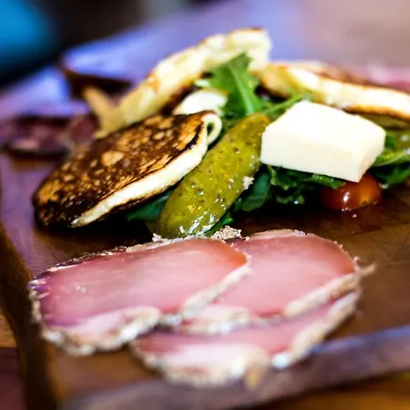 Hotel U Palazzu & Venaco (Corsica)