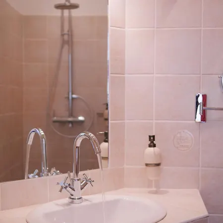 U Palazzu & Hotel Venaco (Corsica)