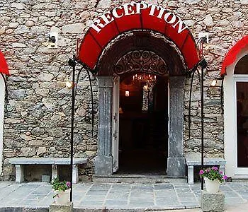 Hotel U Palazzu & - Centre Du Village Venaco (Corsica)