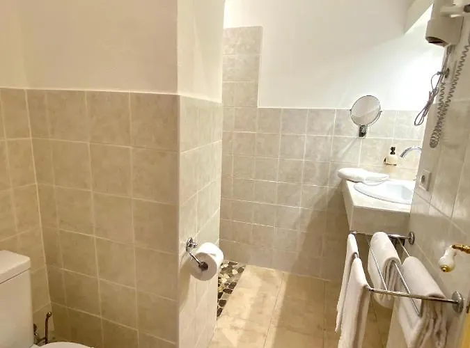 Hotel U Palazzu & Venaco (Corsica)